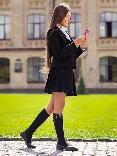 blue-ribbon-socks