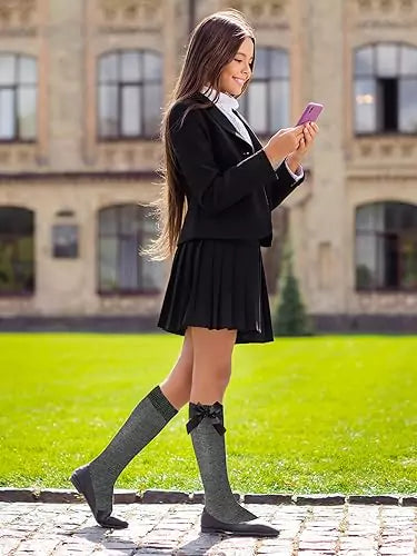 grey-ribbon-socks